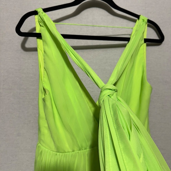 RTR ML Monique Lhuillier Neon Green Pleated Gown - size 6 - Picture 10 of 11